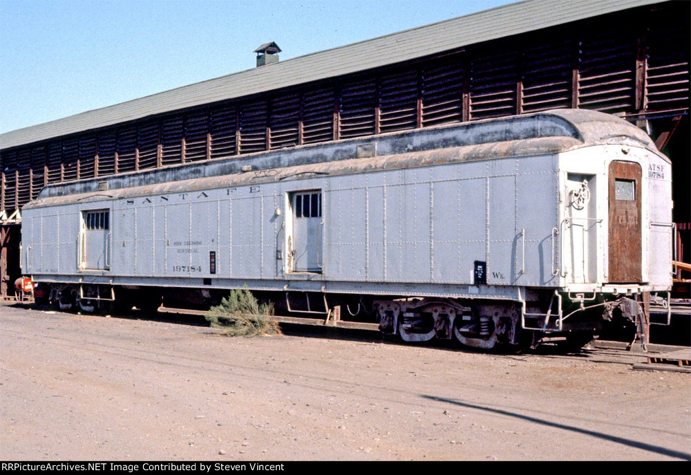 Santa Fe baggage in MW "Shop Extension/Electrical" assignment ATSF #197184